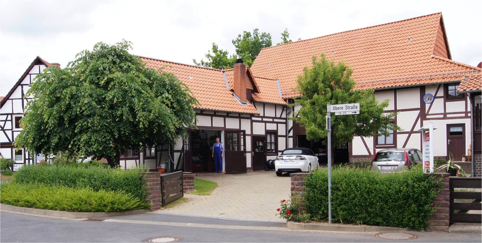 Die Werkstatt mit Nebengebäude