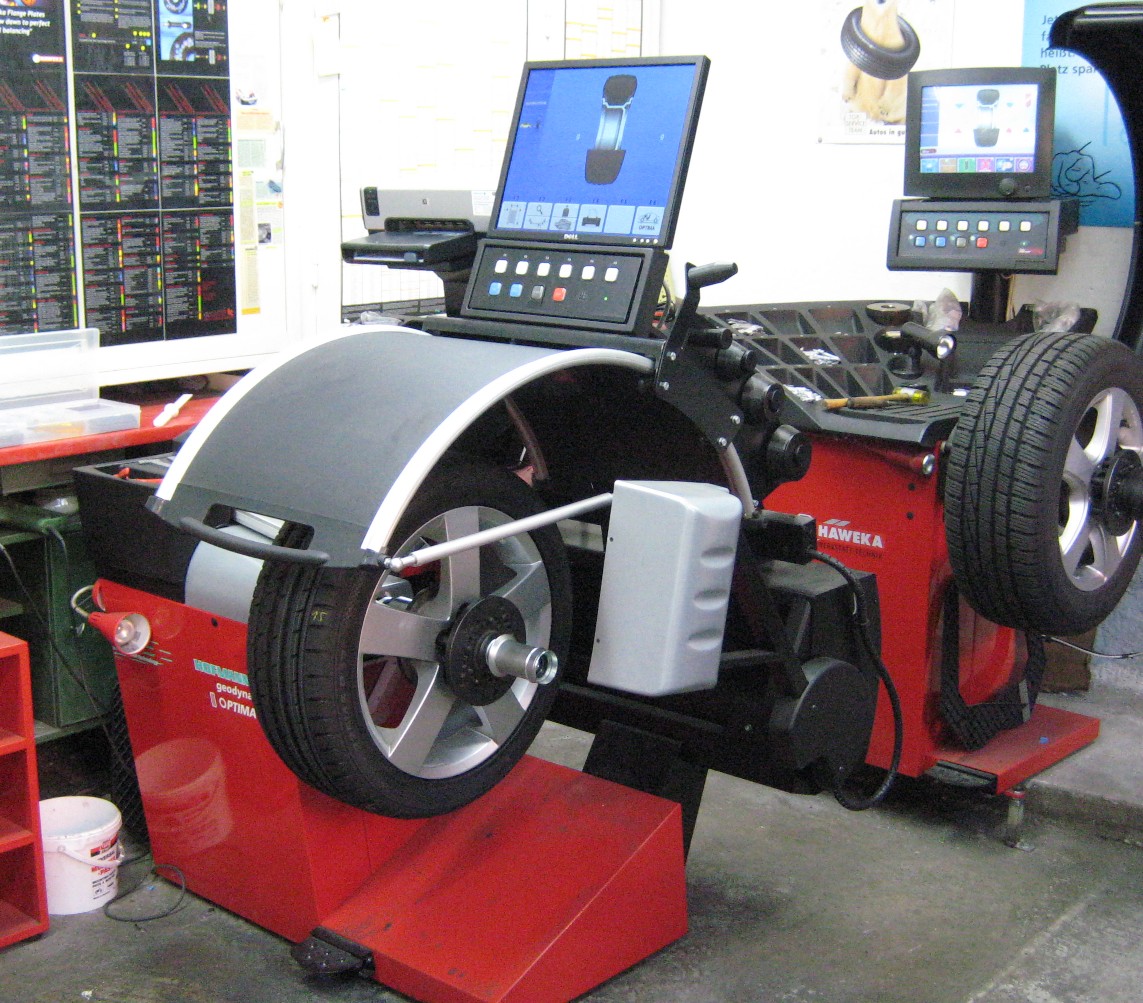 Hofmann GEODYNA OPTIMA und  HAWEKA Radauswuchtmaschine